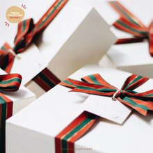 Load image into Gallery viewer, Cream Holiday: Honey + Tea - 𝗖𝗟𝗔𝗥𝗜𝗦𝗦𝗔
